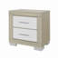 Tables de chevet-499296418