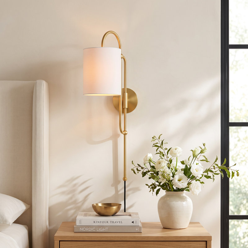 Nolah Plug-in Wallchiere, Aged Brass