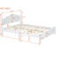 Grand lit plateforme rétro en bois avec configuration à lattes robustes, cadre blanc tactile et arrangement stable