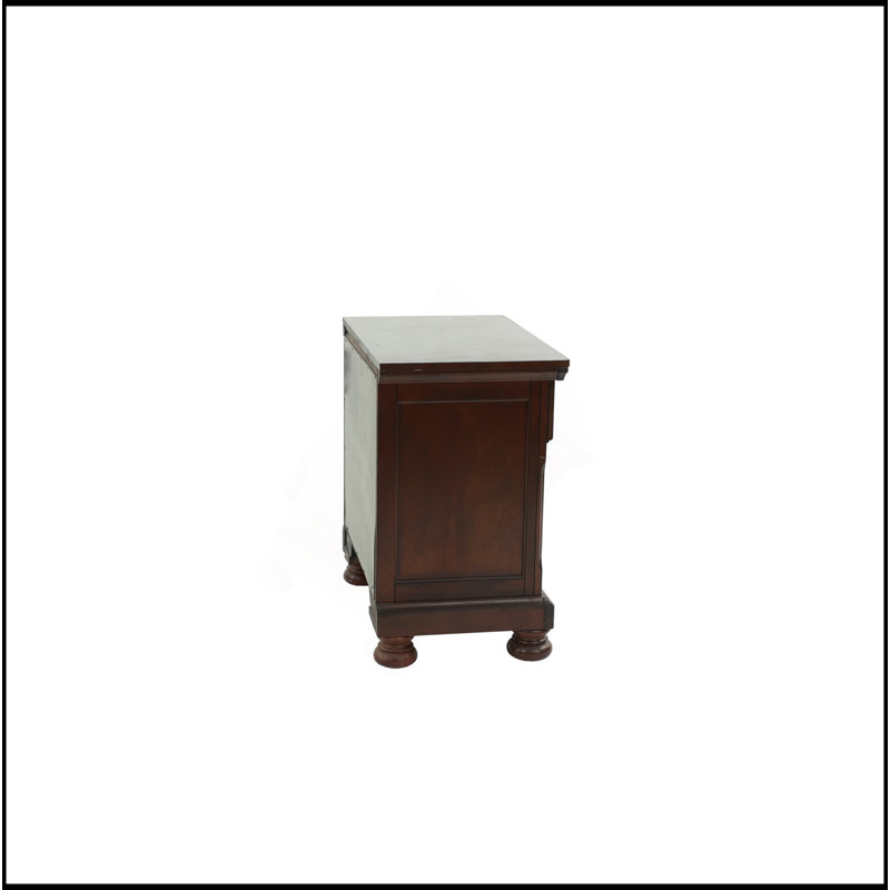 Table de chevet en cerisier antique