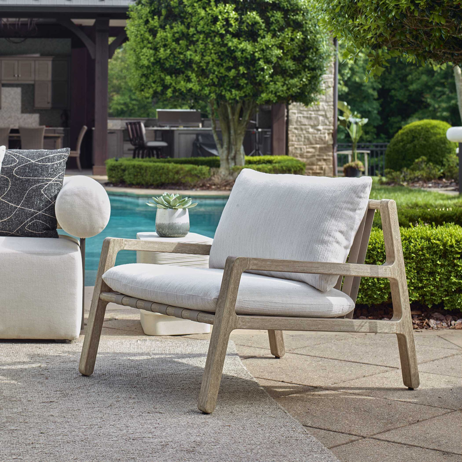  Strapped Outdoor Lounge Chair