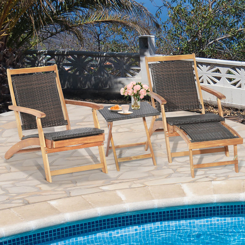 Wicker Outdoor Lounge Chair