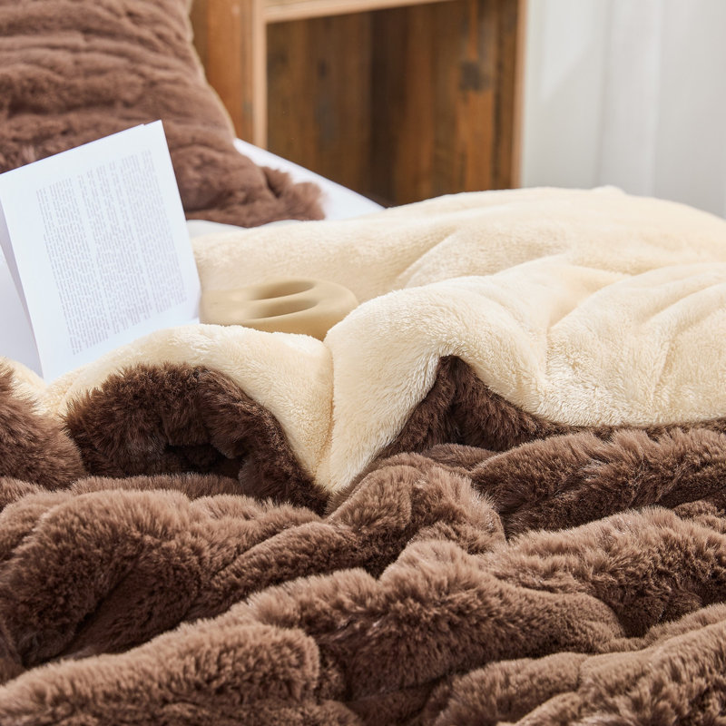 Yule Log Chunky Bunny - Coma Inducer Oversized Comforter Set - Chestnut, Twin XL Comforter + 1 Standard Sham