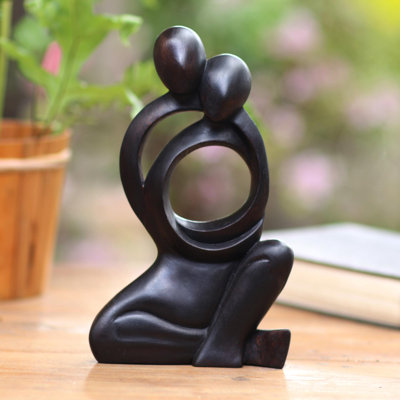 Sculpture «Fleish Real Love»