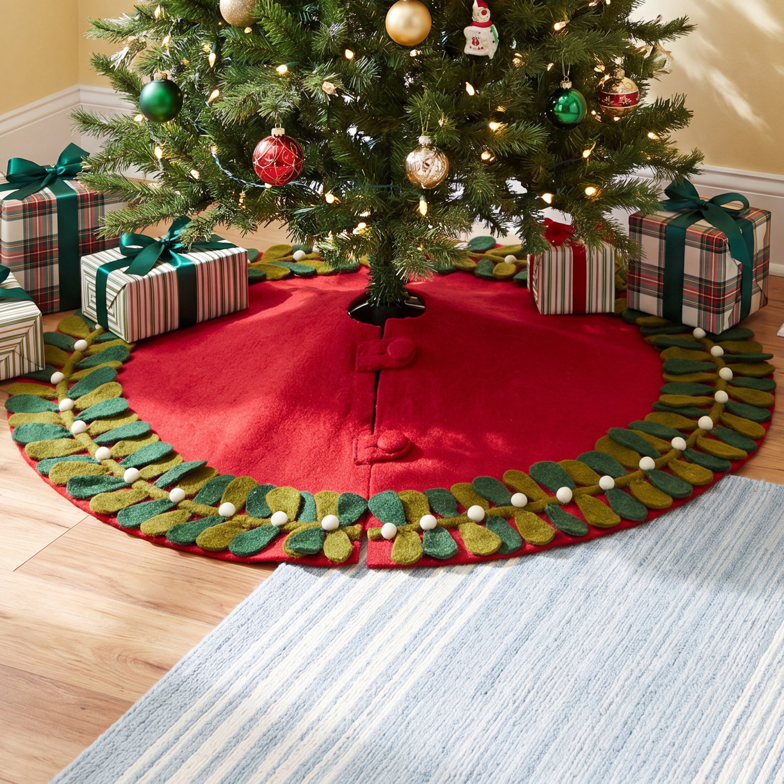 Handmade Mistletoe Wool Tree Skirt