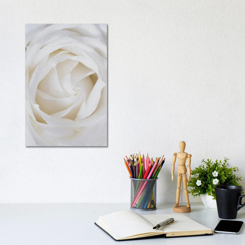 Roses blanches-reproduction de photo, Pas de tapis, Toile tendue, H 12 po x l 8 po x P 0,75 po