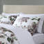Édredon taupe et floral avec draps modernes