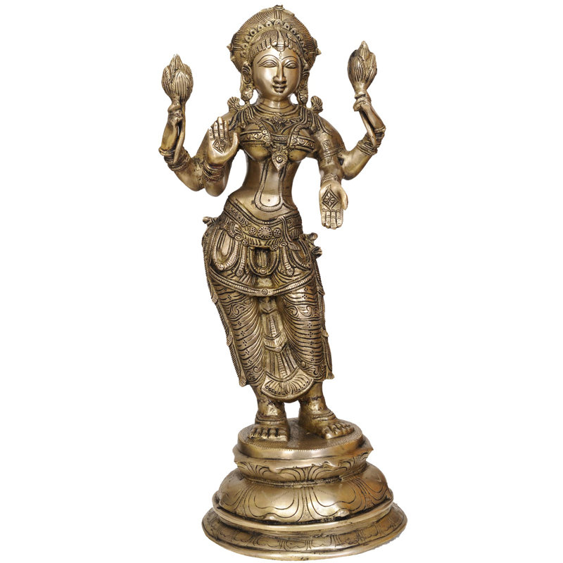 Lakshmi Ji debout