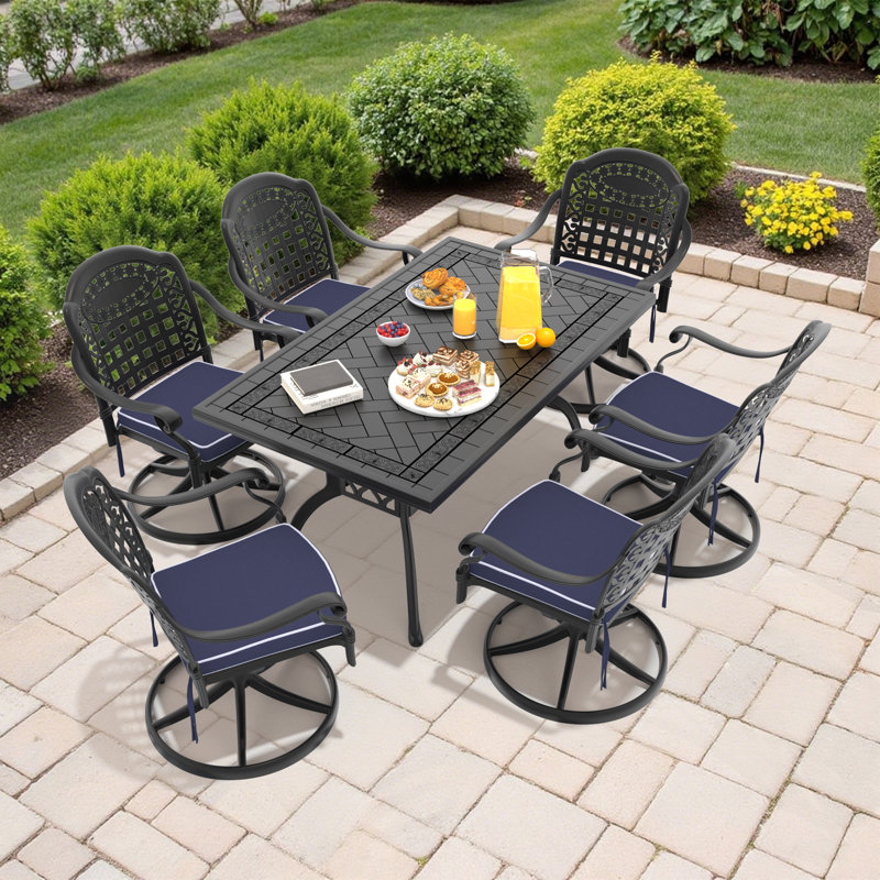 Ensemble de salle à manger rectangulaire de patio 7 pièces de 150 cm (59,06 po) de long avec 6 chaises pivotantes et coussins bleus