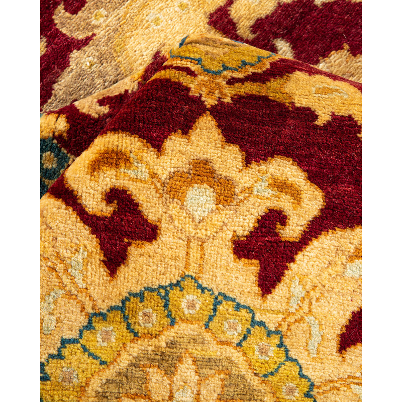 Tapis unique noué à la main Keenan - framboise, 6 pi 3 po x 8 pi 10 po