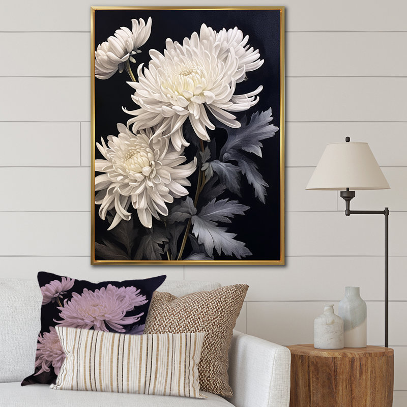 «Mums White» sur 20 nuances de gris foncé I sur toile, Cadre flottant doré, H 32 po x l 16 po