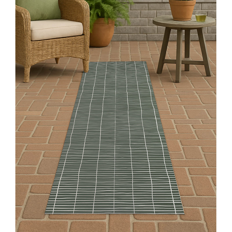 Snow Fence Non-Slip Outdoor Rug, Runner 2'6" x 8'
