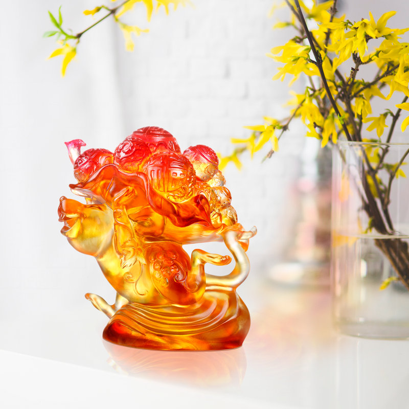 An Auspicious Delivery Mouse Figurine, Amber/Bluish Green