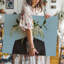 Reproduction d'art sur toile, "Un portrait surréel d'une personne en costume"-6844849