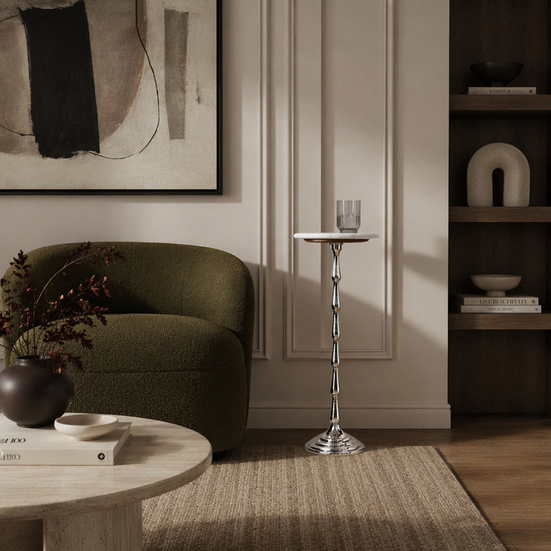 Table d'appoint argentée avec plateau en marbre blanc, table de bout décorative moderne, base en aluminium, table d'appoint pour salon 10 x 10 x 26 po