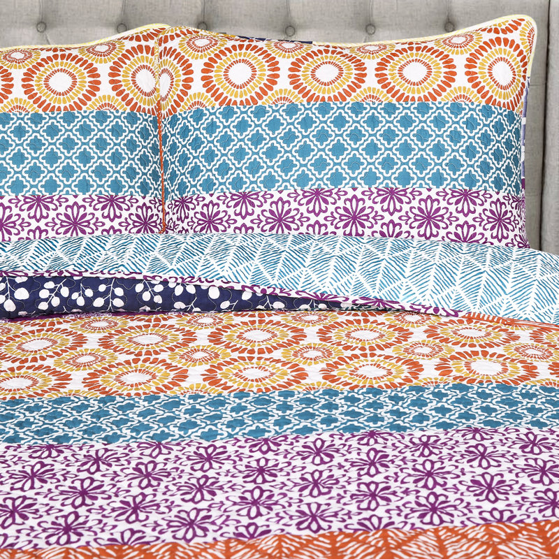 Bohemian 100% Cotton Reversible 3-Piece Quilt Set, King Quilt + 2 King Shams, Fuchsia Geometric