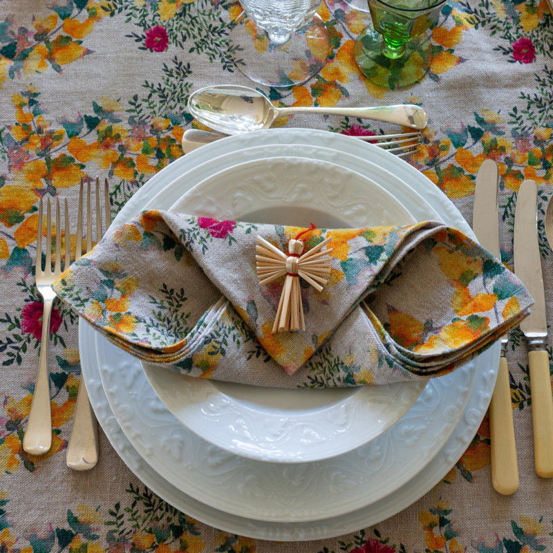 6 Organic Linen Napkins in Saint Valentine