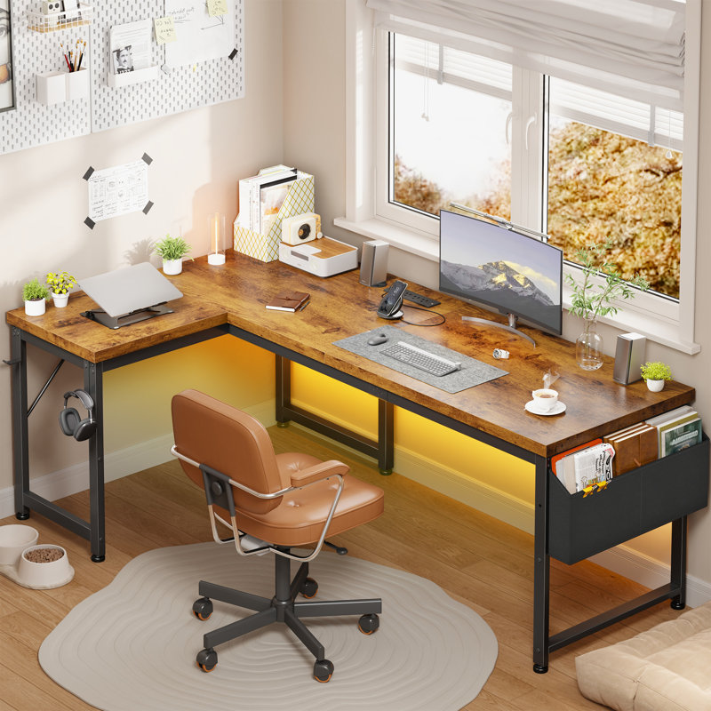 Bureau d'ordinateur en L robuste avec bureau de 2,4 cm d'épaisseur et lumières DEL, 63"L, Brun