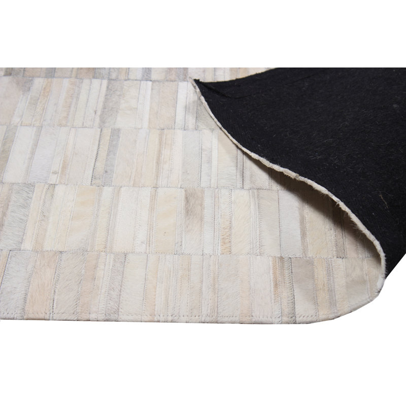 Tapis beige / argent en cuir de vache fait à la main avec patchwork Dorrian, Rectangle 9 pi x 12 pi