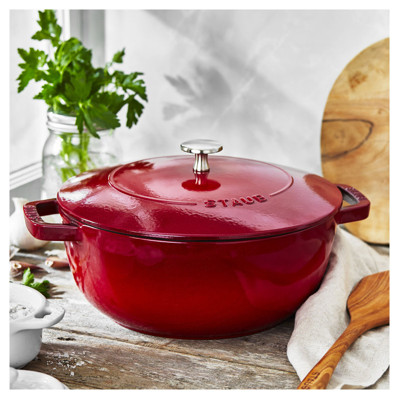 Cocotte ronde en fonte Staub La Cocotte 3,6 L, couleur cerise