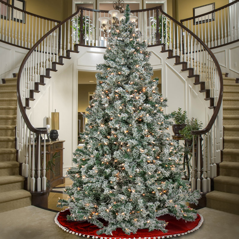 9Ft. Sowy Crestview Tree With Clear Lights
