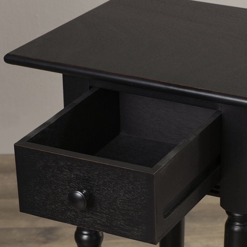 Table de bout en bois massif avec rangement Malmesbury, Noir patiné