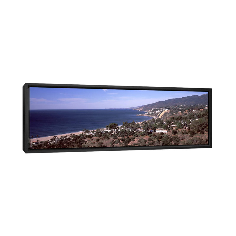 « malibu beach, california », reproduction de photo sur toile, H 24 po x l 72 po x P 1,5 po, Toile tendue
