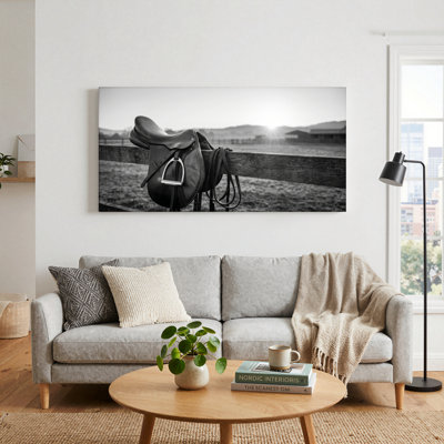 Ensemble de 1 tableau sur toile représentant une selle de cheval