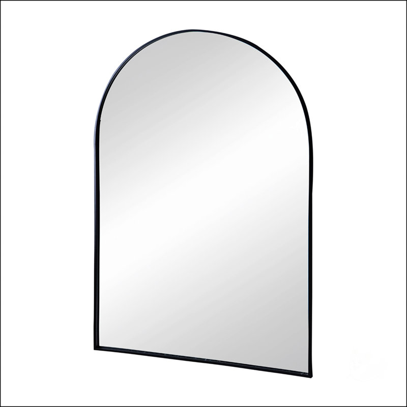 Élégant miroir mural arqué avec cadre en métal robuste, polyvalent pour n'importe quelle pièce de votre maison