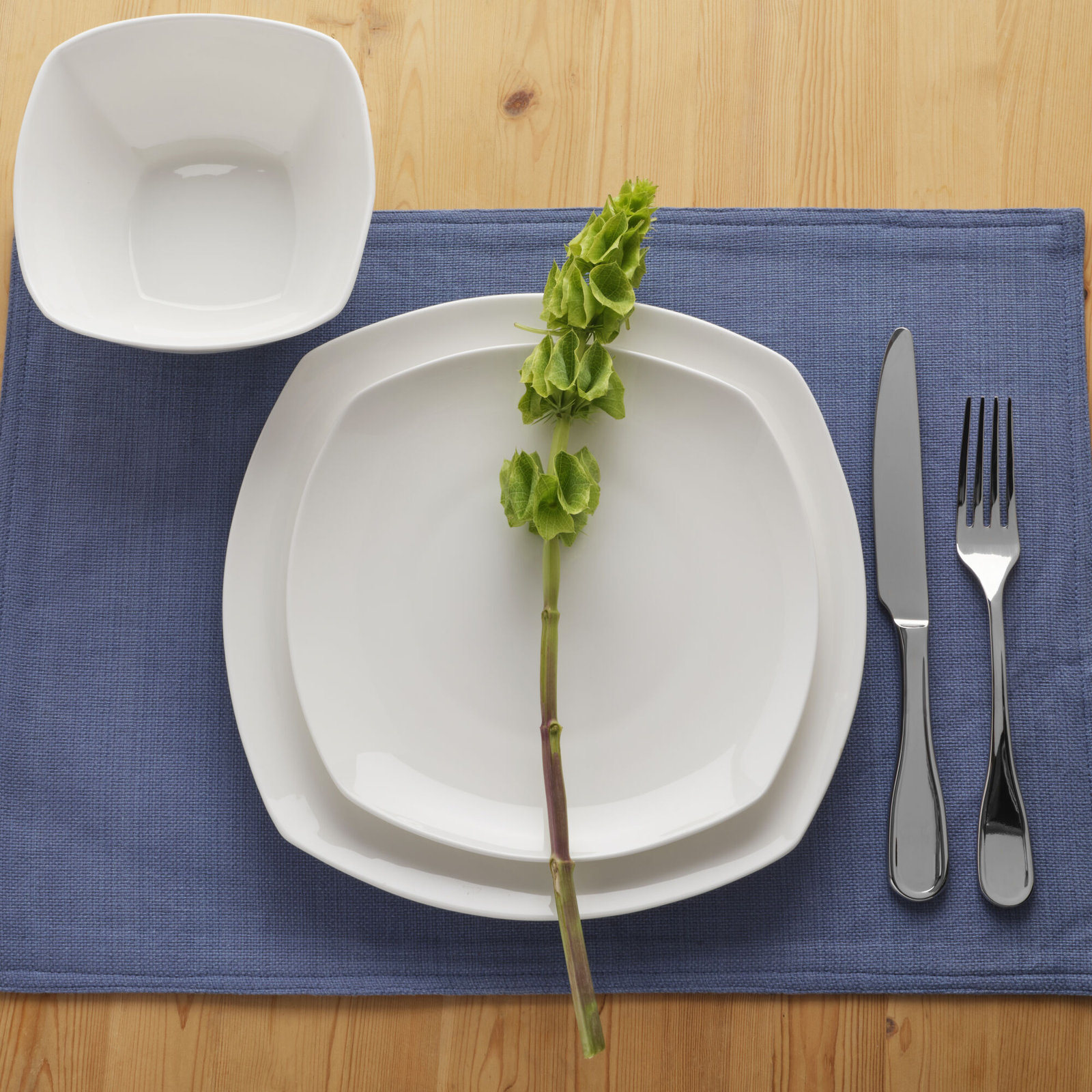 Fitz and Floyd Nevaeh White 12-Piece Lightweight Bone China Dinnerware Set, Service for 4