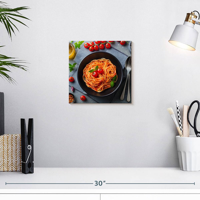 Yarlin Tomato Sauce Pasta
