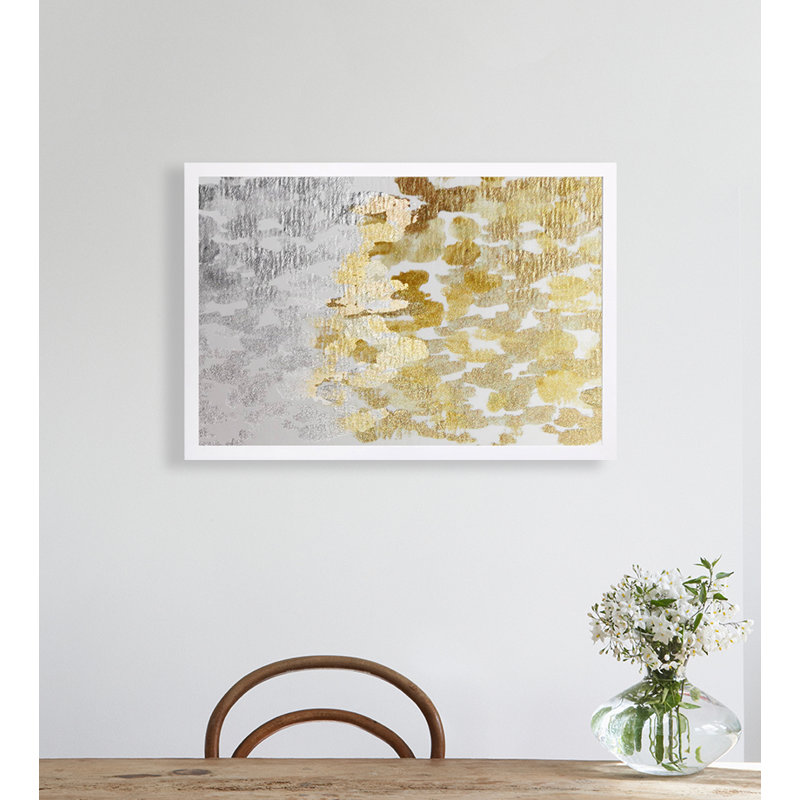 Reproduction d'art sur toile, or et platine, H 38 po x l 56 po x P 0,5 po, Cadre blanc