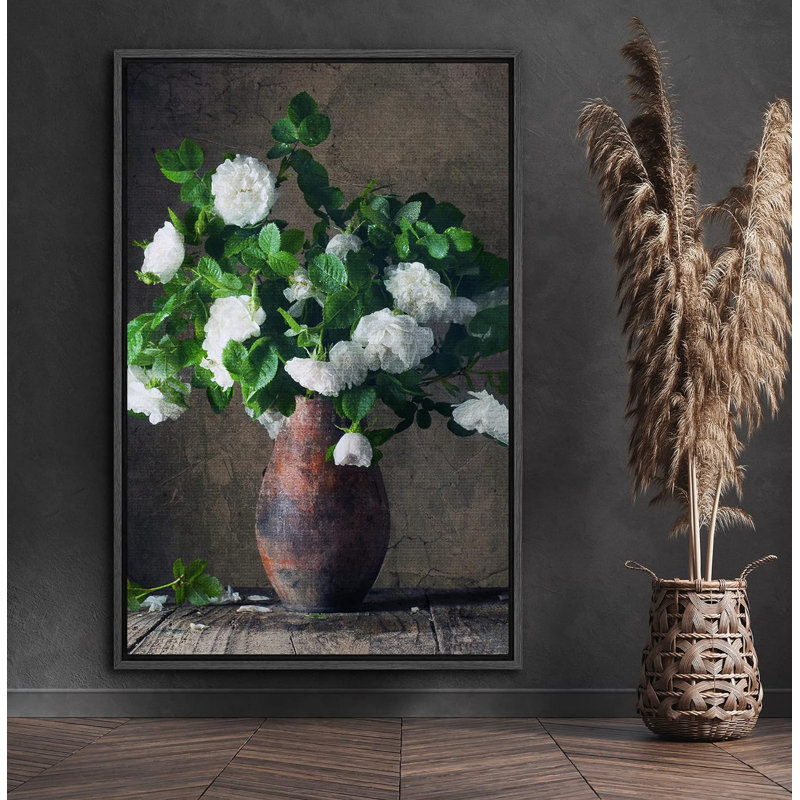 «Vintage White Roses In Brown Vase Floral Plants», photographie rustique sur toile, Cadre flottant noir