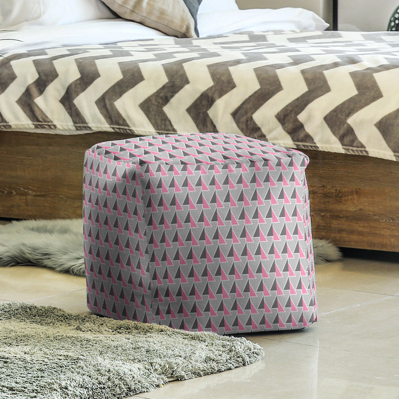Repose-pieds cube à motif shifted arrows, Rose, H 18 po x l 18 po x P 18 po