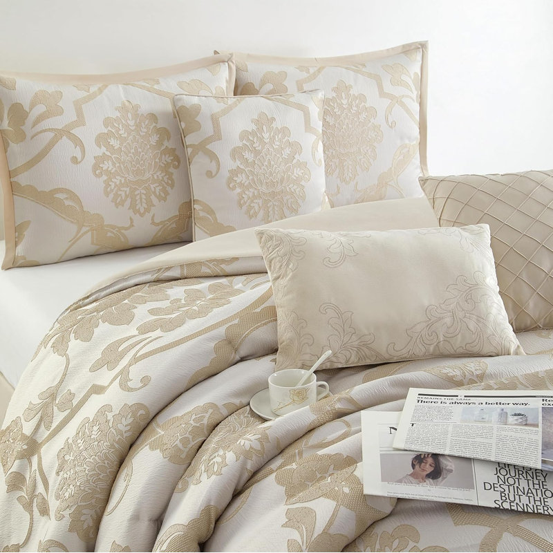 Ensemble d'édredon jacquard floral 7 pièces Madden doré, Très grand lit