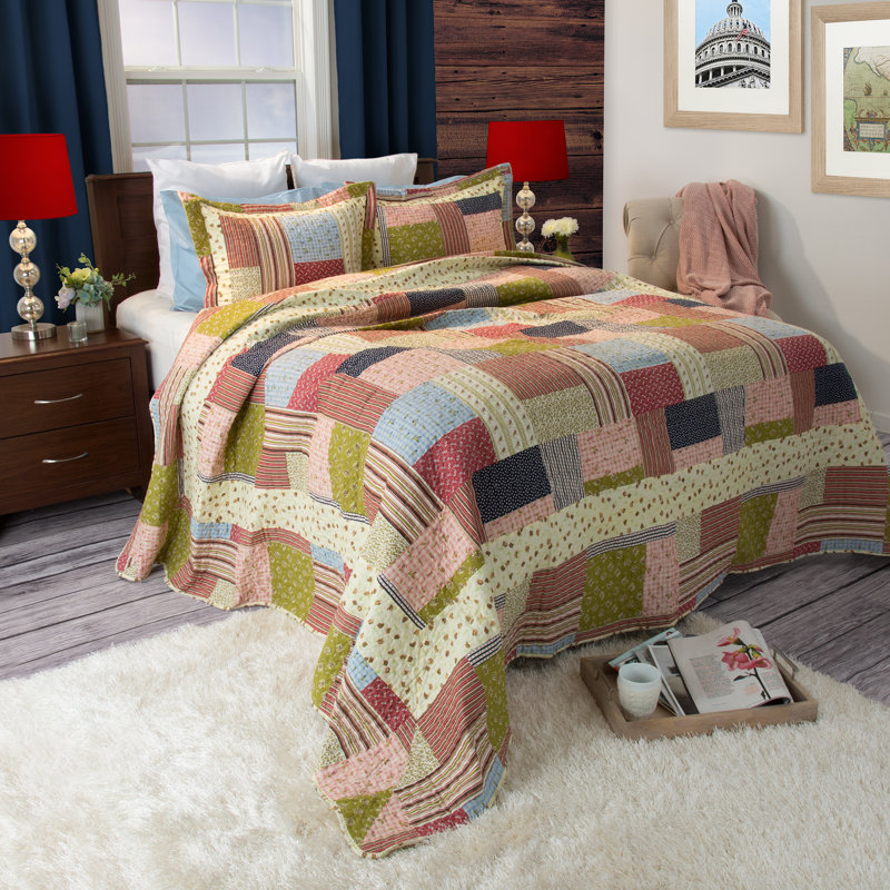 Patchwork Quilt Set - with Pillow Sham/s - Machine Washable Lightweight Multicolor Bedding, King Quilt + 2 Shams