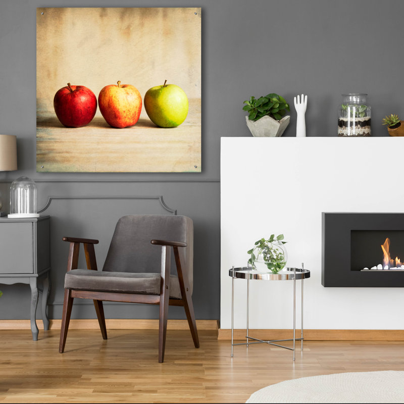 «Row Of Antique Fruit» par Tom Quartermaine, H 36 po x l 36 po x P 0,2 po