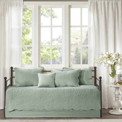 Housse de lit de jour - réversible 6 pièces, motif de bord festonné, ajustement pour matelas simple, housse incluse, taies décoratives, coussin de style élégant réversible, rembourrage en coton, 3 décoratifs