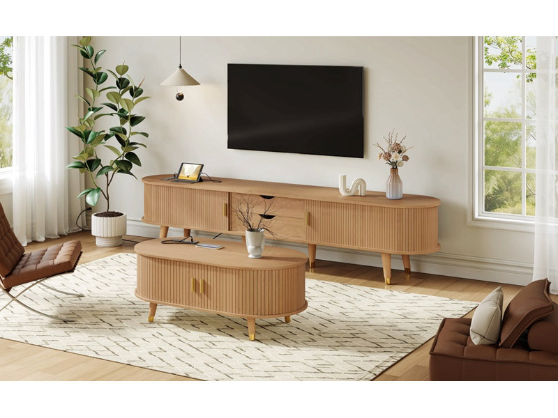 Ensemble de meuble télé et de table basse Farmhouse avec station de charge, console média cannelée ovale avec portes coulissantes pour téléviseur de 80 po ou moins, table de salon Mid-Century, naturel / teck