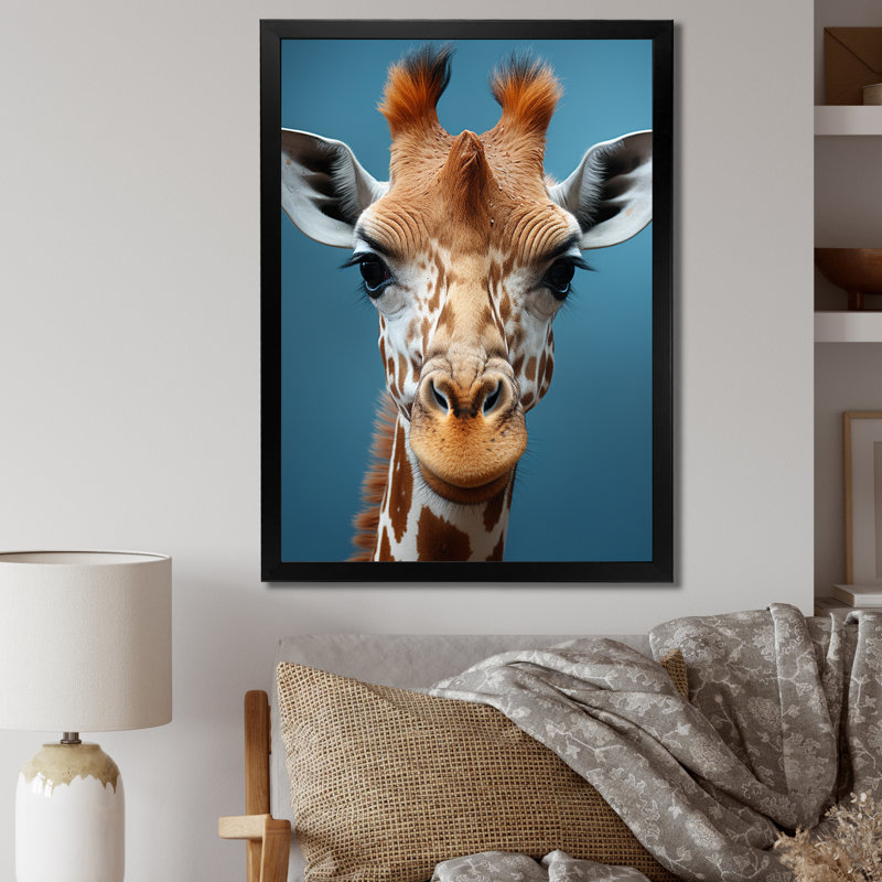 «Blue Giraffe Portrait II», reproduction sur toile, Cadre photo noir simple, H 20 po x l 12 po x P 1 po