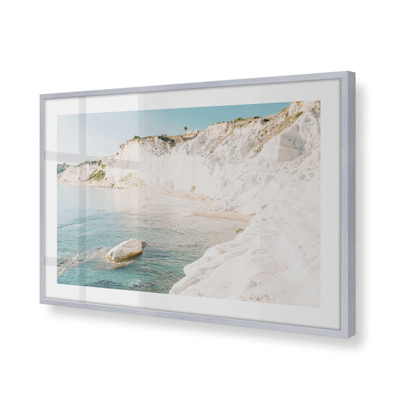 Imprimé Cliffside Dreams, Cadre en chrome poli, H 9,25 po x l 11,25 po x P 1,25 po