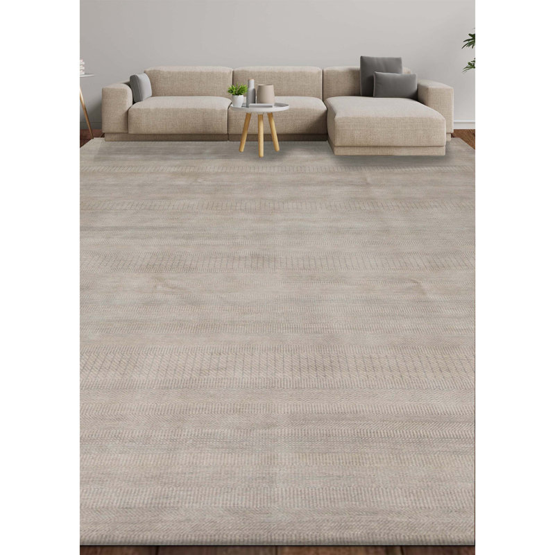 Area Rug in Light Green/Beige