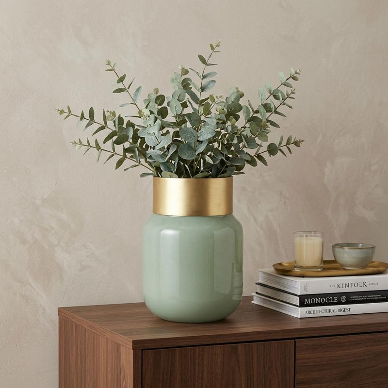 Vase en verre menthe moyen avec poignet en métal doré mat Trashawn, 10" H x 10" W x 10" D