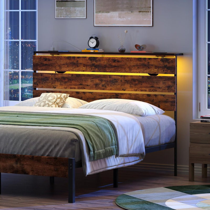 Tête de lit grand format seulement, tête de lit en bois à DEL avec 2 prises de charge, tête de lit à panneau en bois rustique avec adaptateur réglable pour cadre de lit, assemblage facile, brun rustique