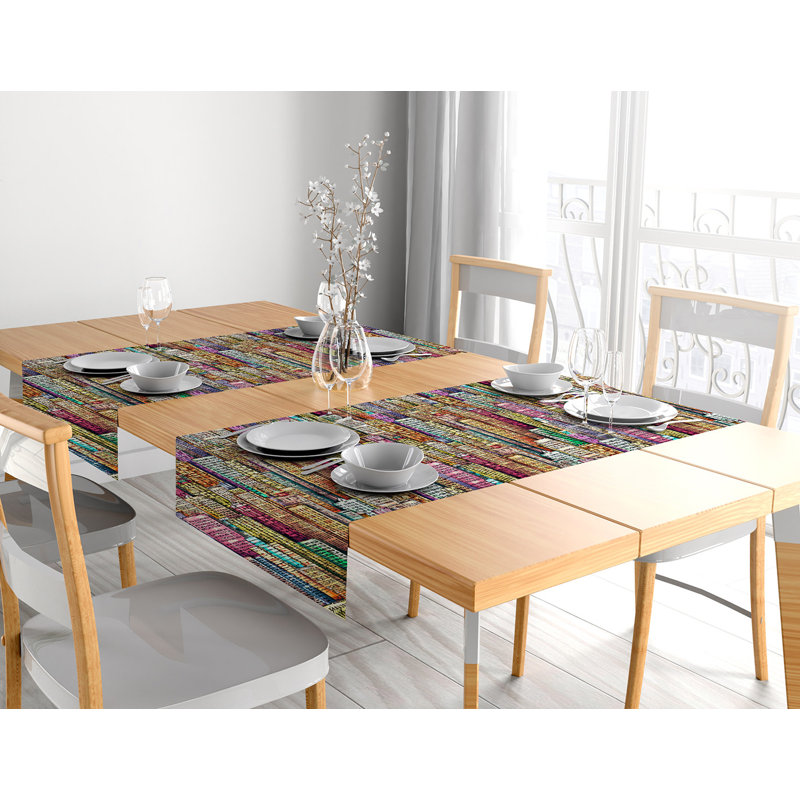 Kranz Table Runner