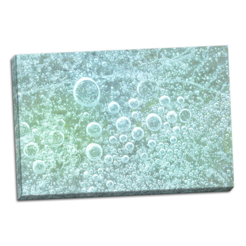 «Frozen Bubbles I» par Katthy Mahan - impression d'art graphique, H 24 po x l 36 po x P 0,75 po, Toile tendue