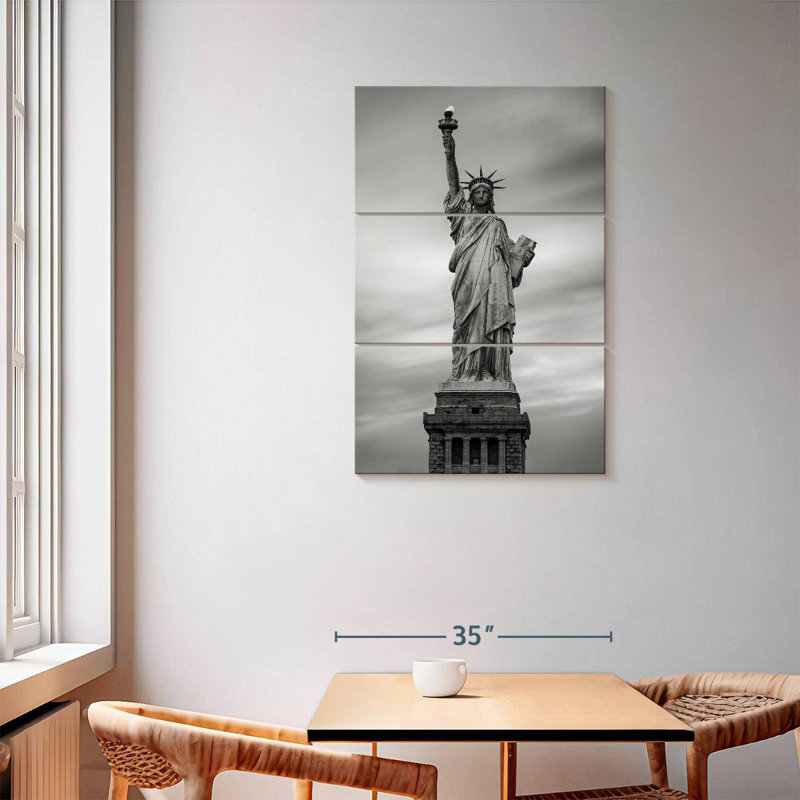 Nicci, statue de la liberté monochrome, H 57 po x l 36 po