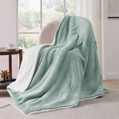 Couverture polaire sherpa Bedsure GentleSoft, épaisse et confortable pour l'hiver et l'automne, douce et moelleuse, idéale pour le canapé et le lit.
