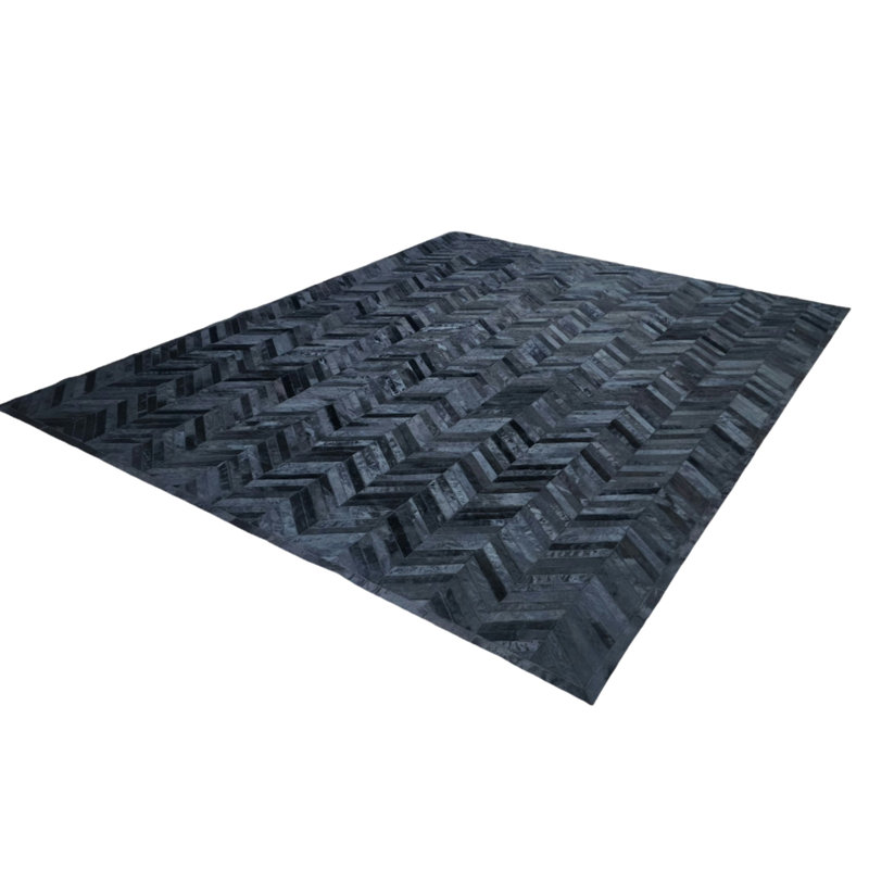 Tapis en cuir de vache noir fait à la main avec envers en suède