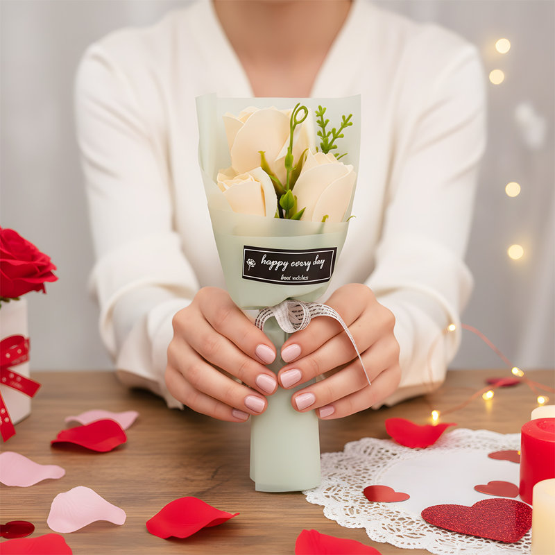 Bouquet de fleurs de savon artificiel champagne à 3 têtes, pétales de trempage, cadeau de bouquet de la Saint-Valentin, sac de cadeau inclus.